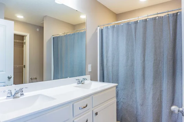 $2,495 | 1619 Windigo Lane, Shakopee, MN 55379