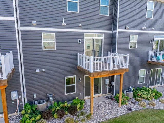 $2,495 | 1619 Windigo Lane, Shakopee, MN 55379