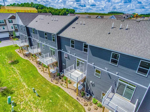 $2,495 | 1619 Windigo Lane, Shakopee, MN 55379