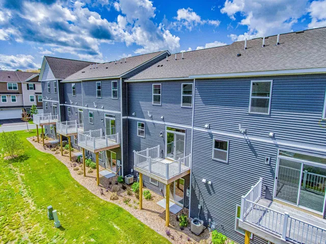 $2,495 | 1619 Windigo Lane, Shakopee, MN 55379