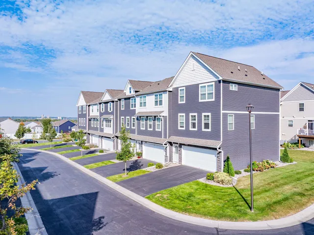 $2,495 | 1619 Windigo Lane, Shakopee, MN 55379