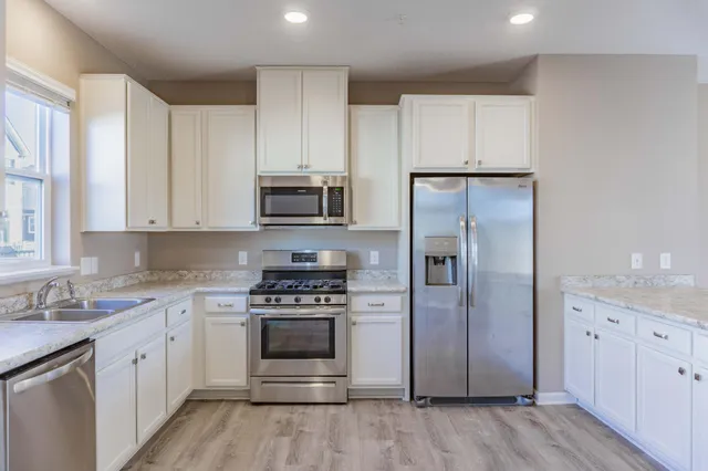 $2,495 | 1619 Windigo Lane, Shakopee, MN 55379