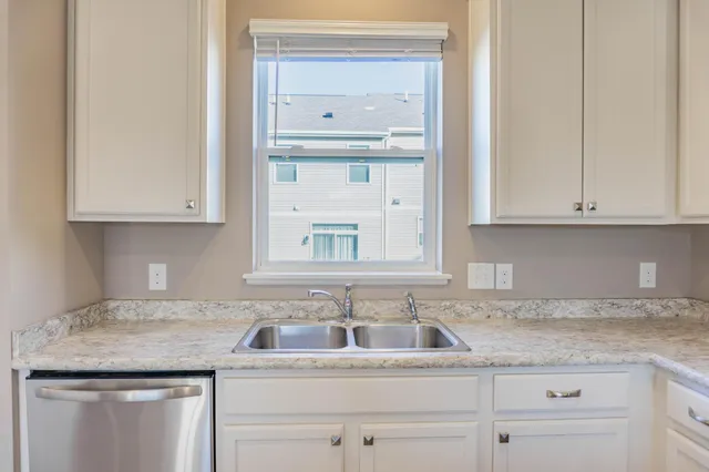 $2,495 | 1619 Windigo Lane, Shakopee, MN 55379