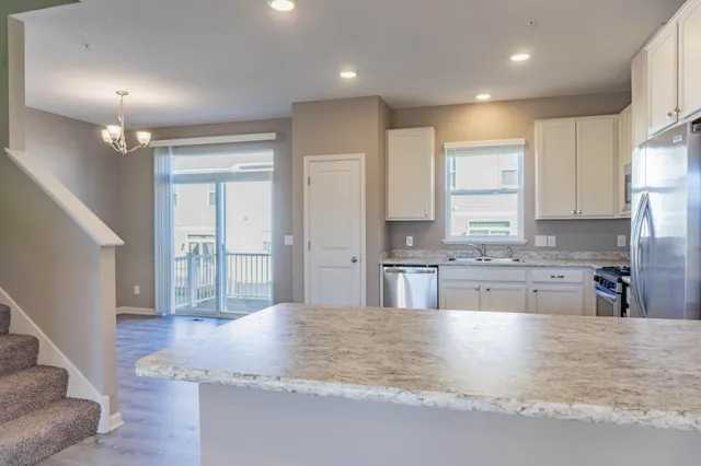 $2,495 | 1619 Windigo Lane, Shakopee, MN 55379