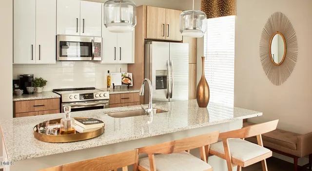 $3,228 | 625 South Elliott Road, Unit C2B, Chapel Hill, NC 27517