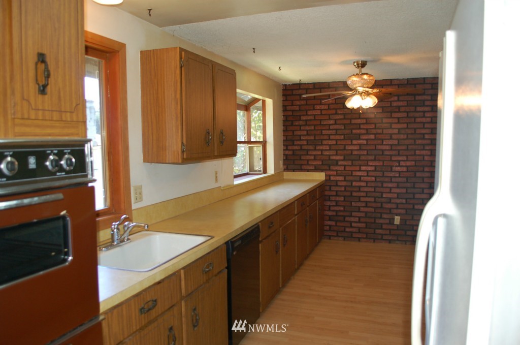 21821 Meridian Avenue South Bothell, WA 98021 - Photo 2 of 21