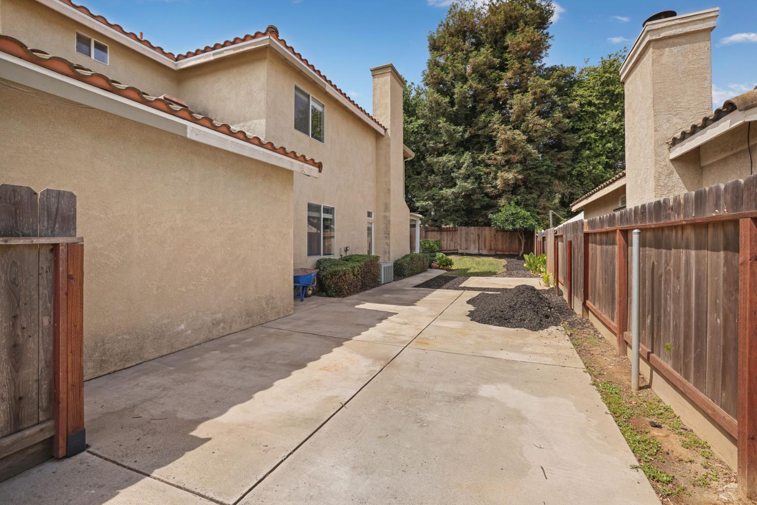 1049 Zumstein Drive Ripon, CA 95366 - Photo 33 of 41