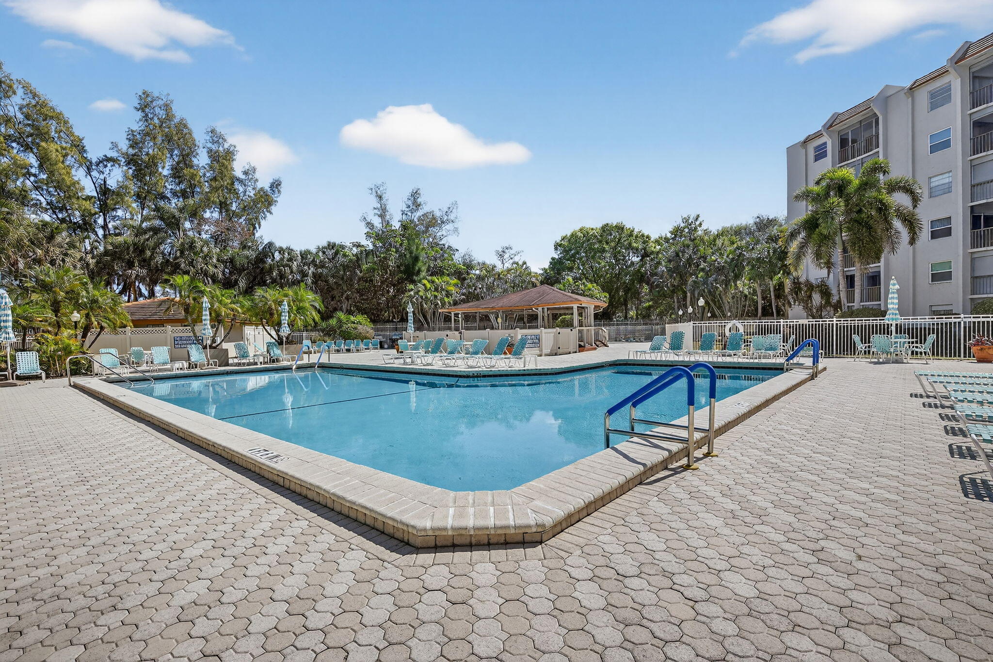 3910 Inverrary Boulevard, Unit 802B Lauderhill, FL 33319 - Photo 30 of 36 42-web-or-mls-_A7A3332