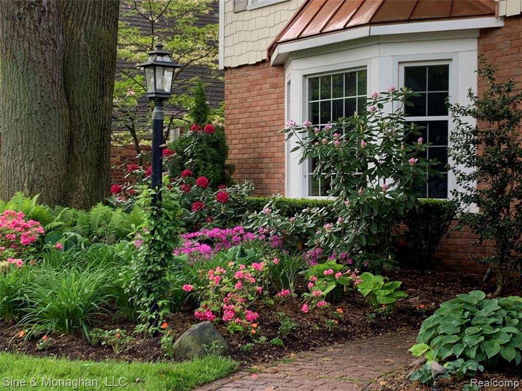 319 Touraine Road Grosse Pointe Farms, MI 48236 - Photo 4 of 59
