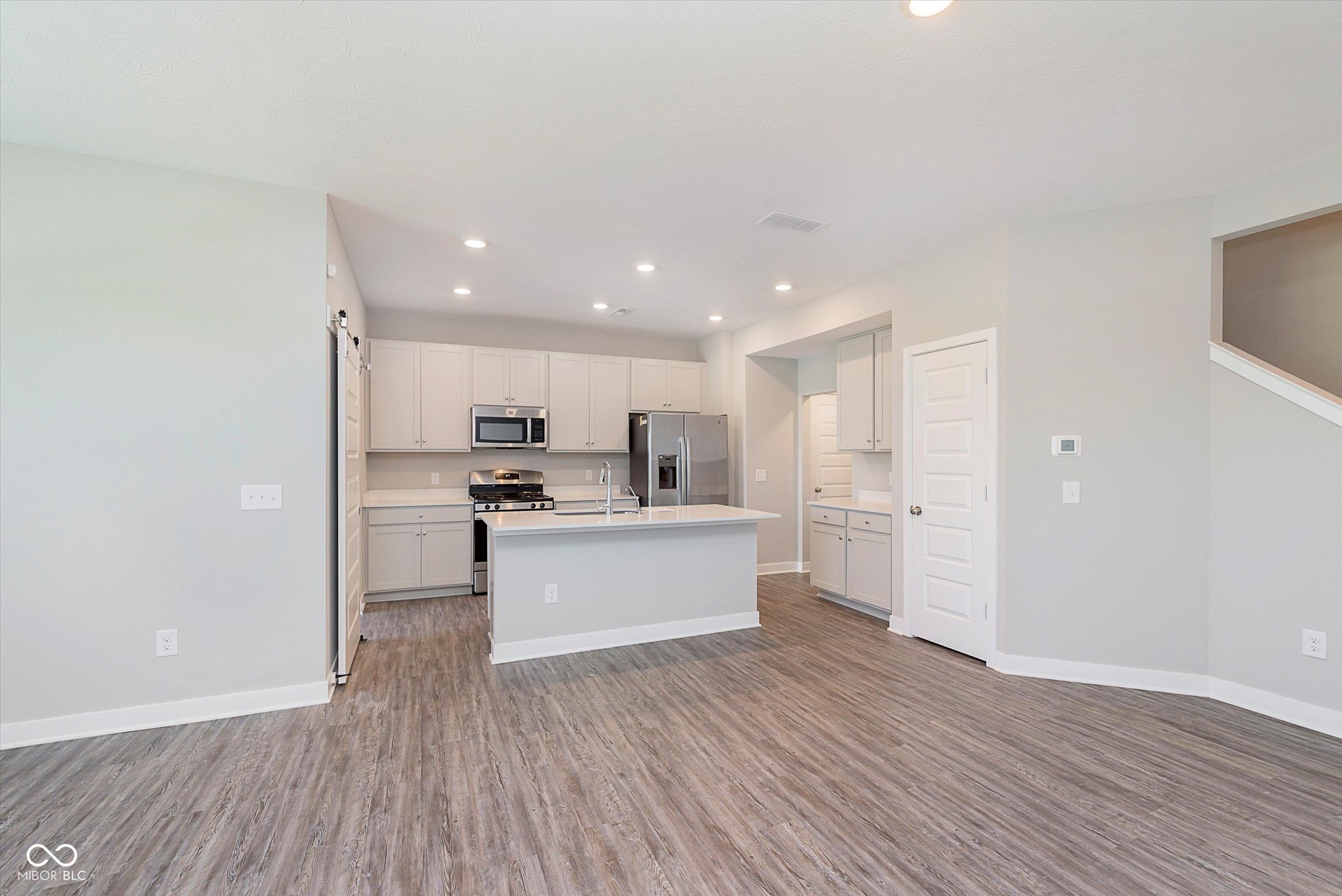 9604 Beckett Street Avon, IN 46123 - Photo 4 of 29