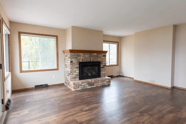 $650,000 | 11551 278th Street, Chisago City, MN 55013