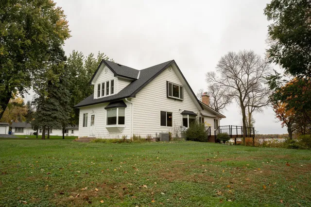 $650,000 | 11551 278th Street, Chisago City, MN 55013