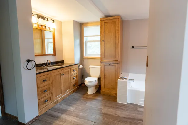 $650,000 | 11551 278th Street, Chisago City, MN 55013