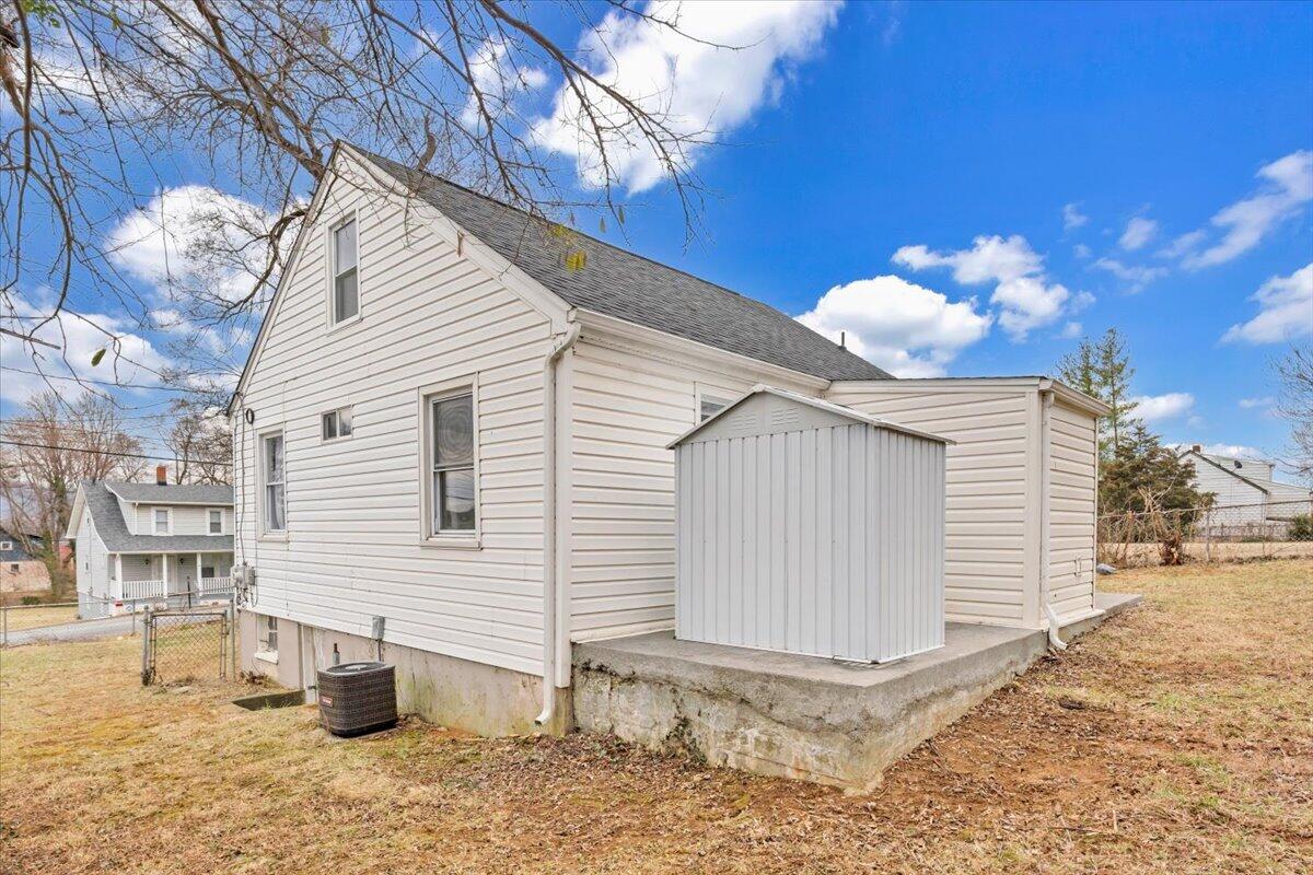 3222 Plantation Road Northeast Roanoke, VA 24012 - Photo 20 of 29 20-MIB01193