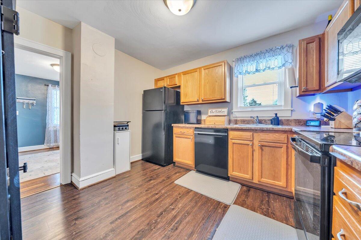 3222 Plantation Road Northeast Roanoke, VA 24012 - Photo 8 of 29 08-MIB01112