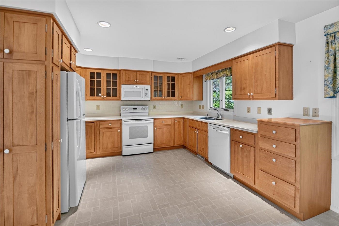 6318 Keelson Drive Madison, WI 53705 - Photo 17 of 74 Gallery Image 17