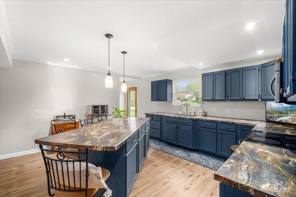 $335,000 | 101 Lakeside Drive, Dixon, IL 61021