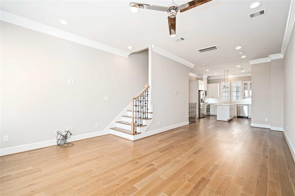 9658 Knight Road Houston, TX 77045 - Photo 4 of 19