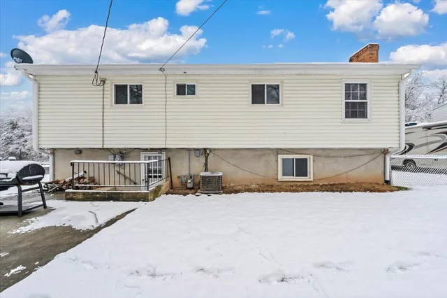 $350,000 | 2540 McVitty Road Southwest, Roanoke, VA 24018