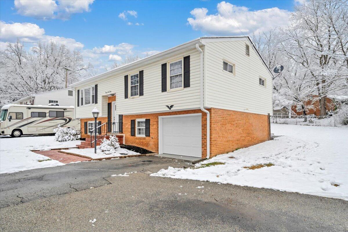 2540 McVitty Road Southwest Roanoke, VA 24018 - Photo 43 of 48 43-MIB09126