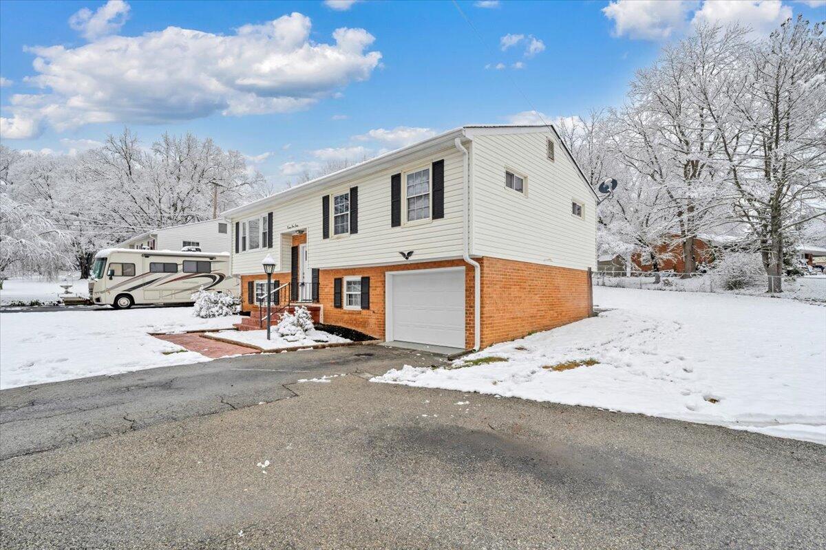 2540 McVitty Road Southwest Roanoke, VA 24018 - Photo 44 of 48 44-MIB09129