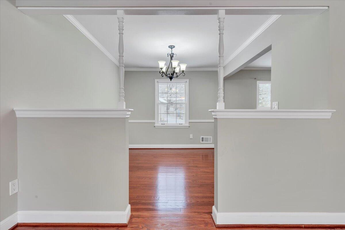 2540 McVitty Road Southwest Roanoke, VA 24018 - Photo 9 of 48 09-MIB09018