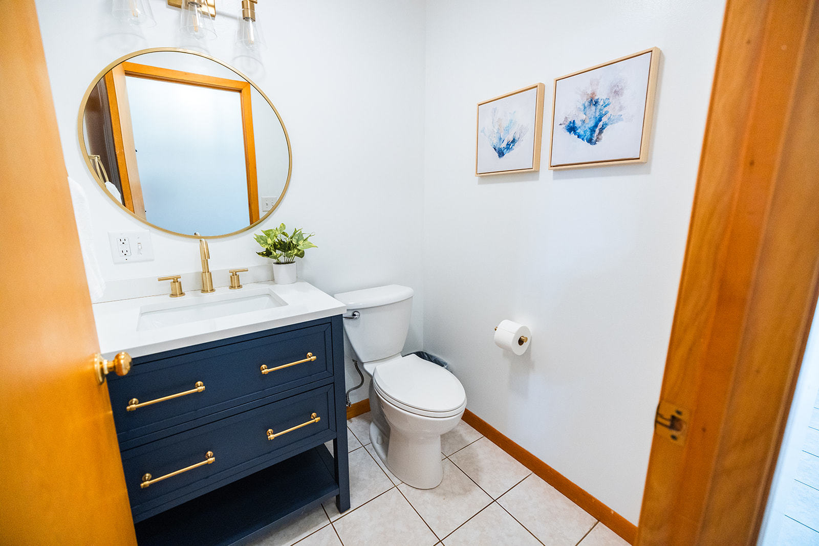 147 Lake Thunderbird Drive Putnam, IL 61560 - Photo 23 of 50 a bathroom with a toilet sink and mirror
