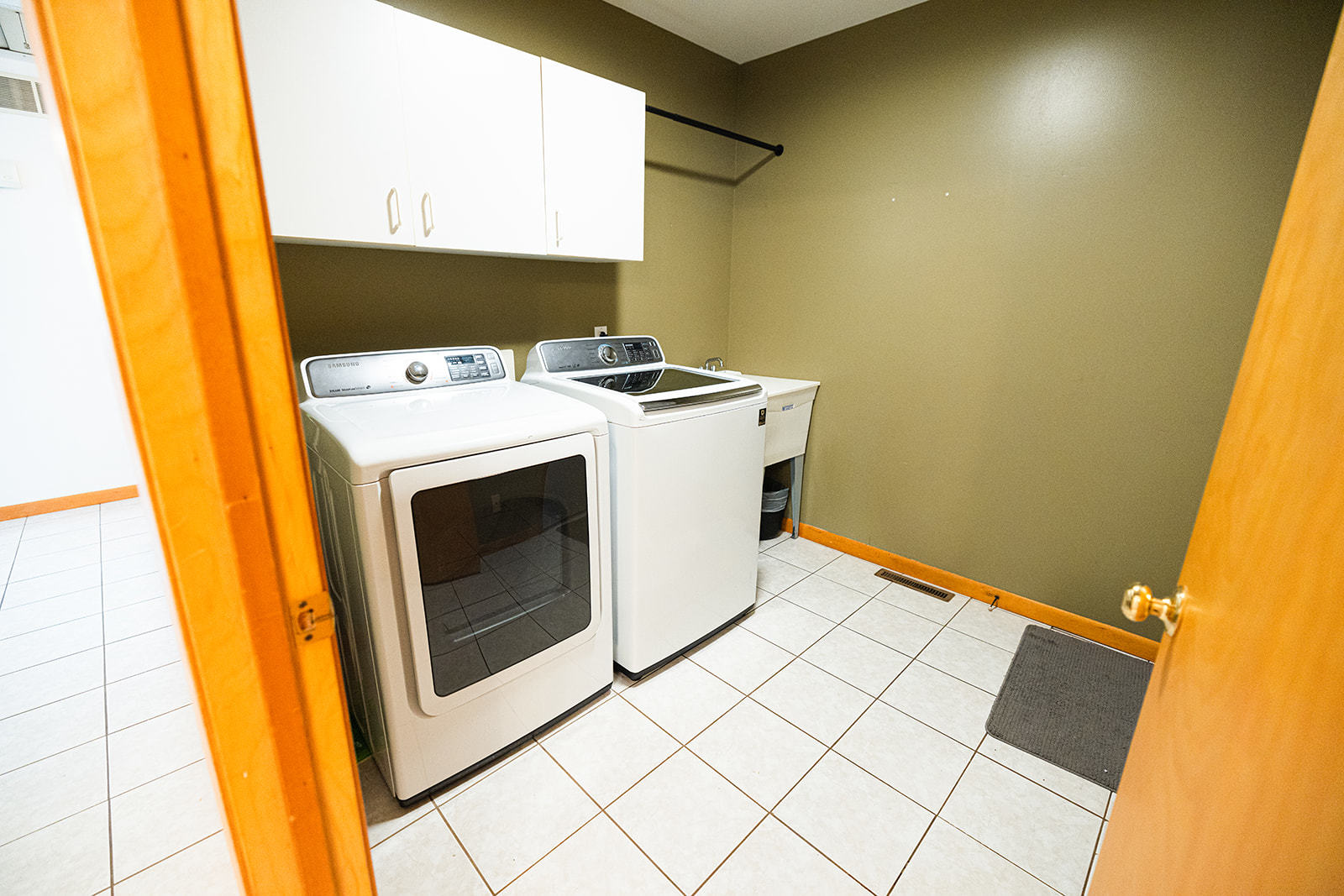 147 Lake Thunderbird Drive Putnam, IL 61560 - Photo 24 of 50 a utility room with dryer and washer
