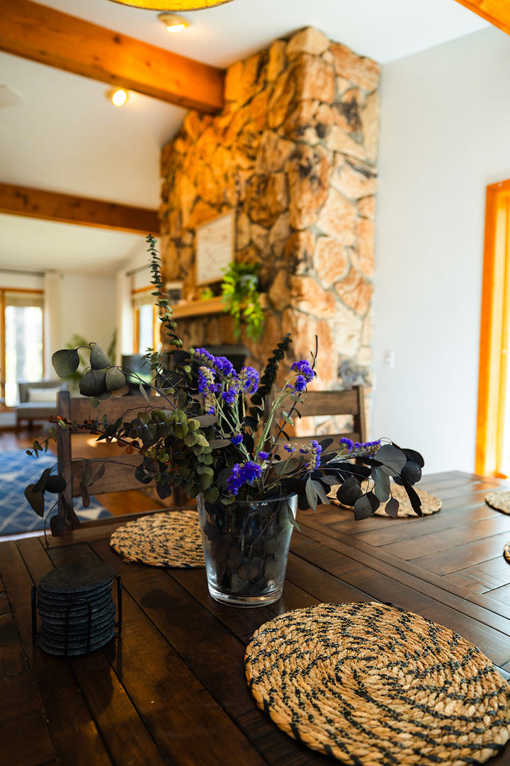 147 Lake Thunderbird Drive Putnam, IL 61560 - Photo 6 of 50 a room with lots of different colored cloths