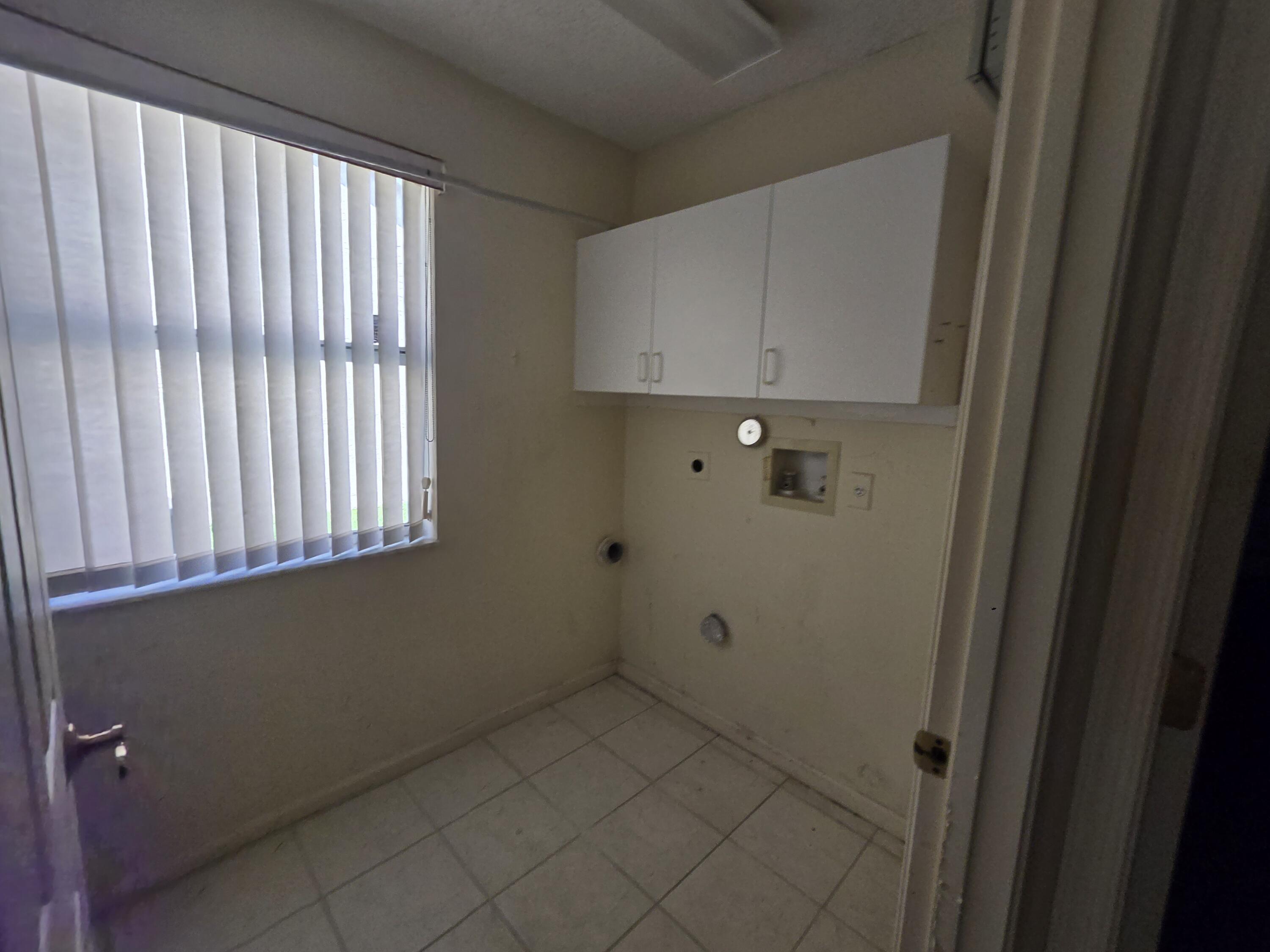 8384 Horseshoe Bay Road Boynton Beach, FL 33472 - Photo 24 of 33 a view of bathroom