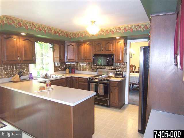 990 Cherry Orchard Road Dover, PA 17315 - Photo 12 of 25 Gallery Image 12