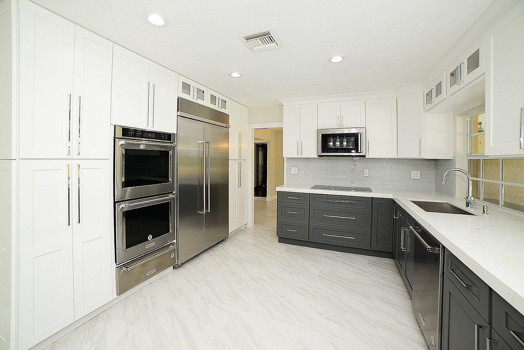 6943 Giralda Circle Boca Raton, FL 33433 - Photo 8 of 30 AK2_8627A