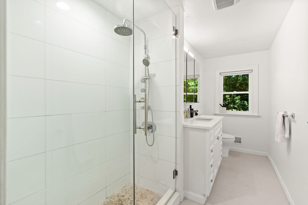 44 Windemere Road Wellesley, MA 02481 - Photo 25 of 39