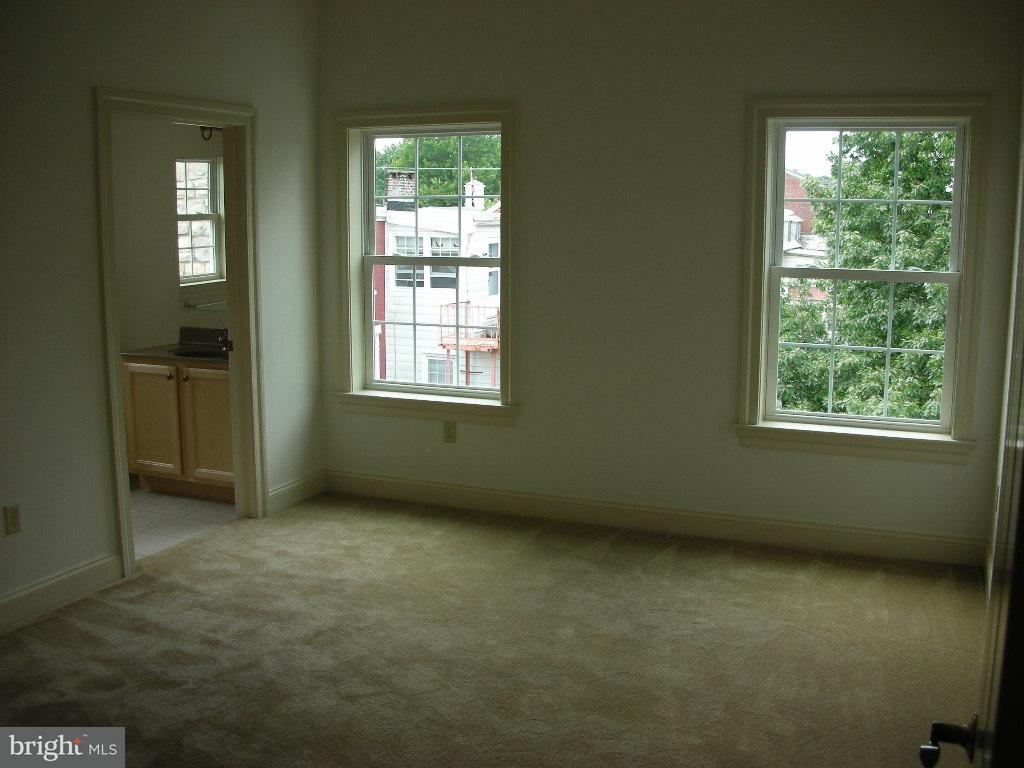 125 West Main Street Lititz, PA 17543 - Photo 8 of 12