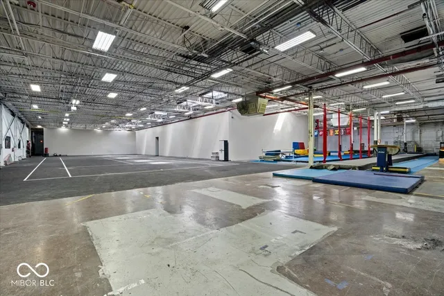 $7,500 | 201 West Carmel Drive, Carmel, IN 46032