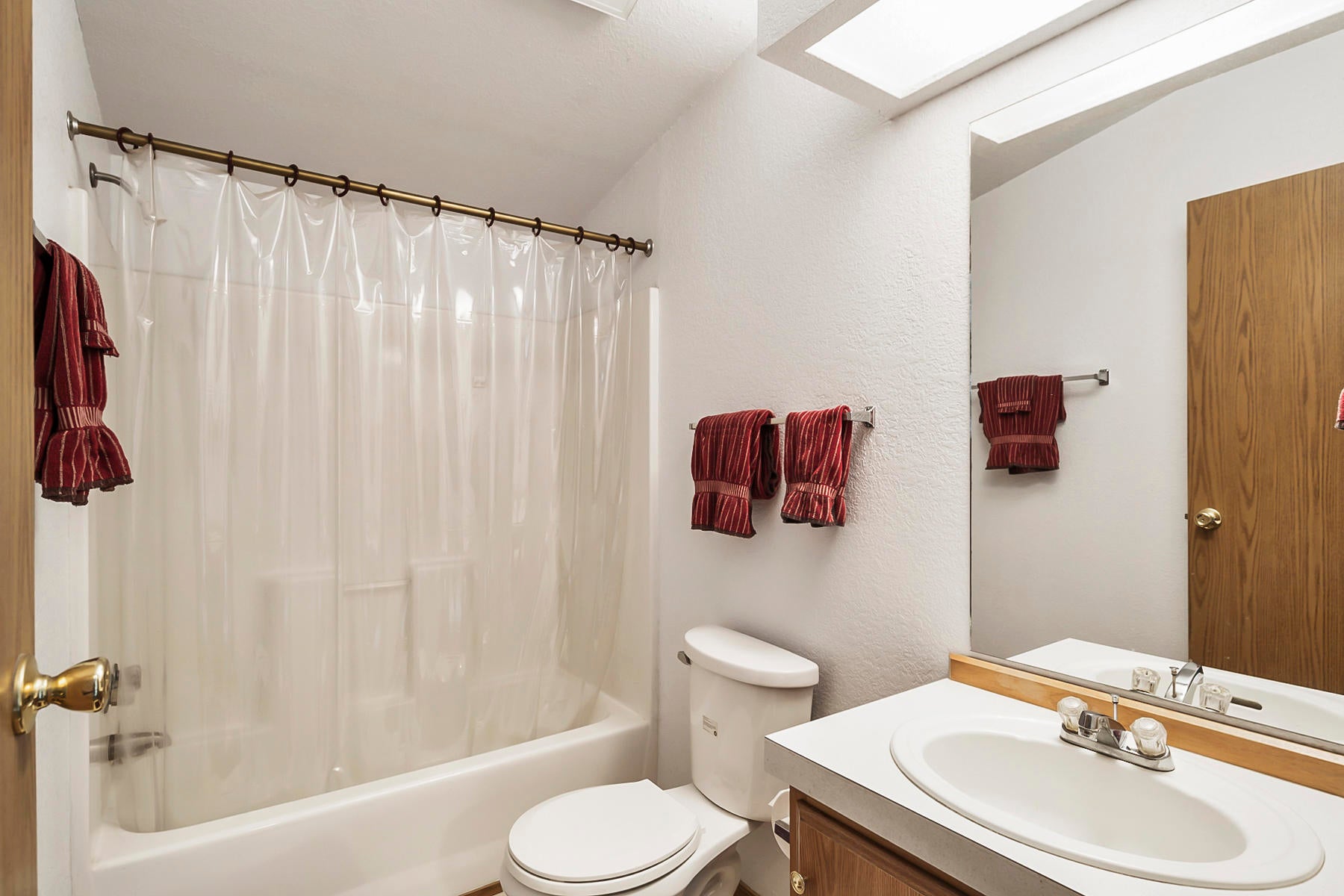 63520 Johnson Ranch Road Bend, OR 97701 - Photo 19 of 52 Hall Bath