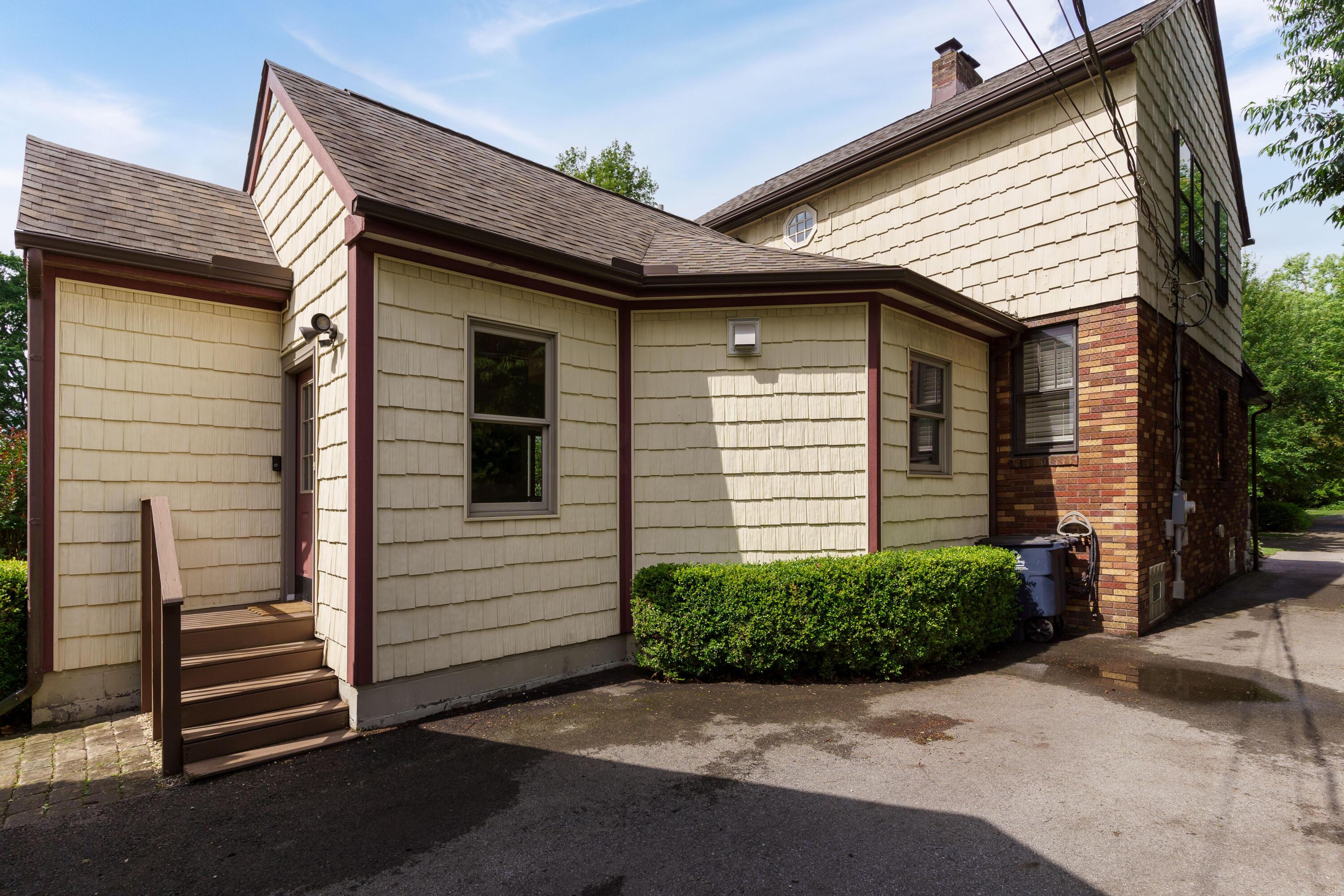 976 South Cassingham Road Columbus, OH 43209 - Photo 38 of 43 976 S Cassingham Rd_38