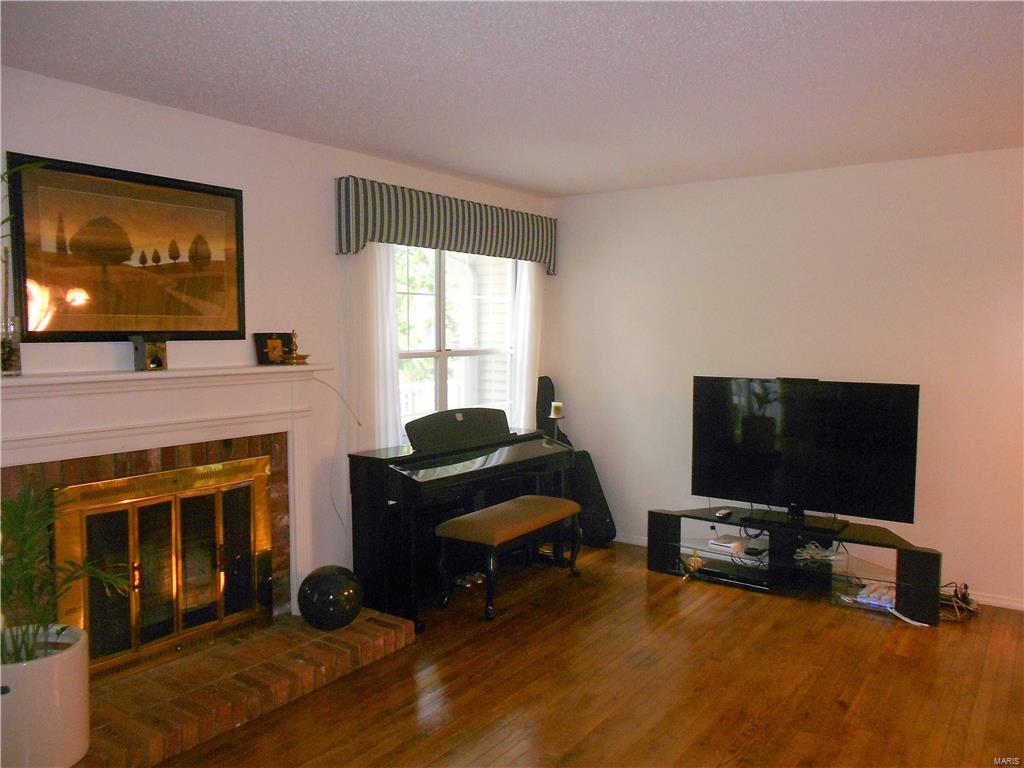 919 North Spoede Road St. Louis, MO 63146 - Photo 4 of 19 Gallery Image 4