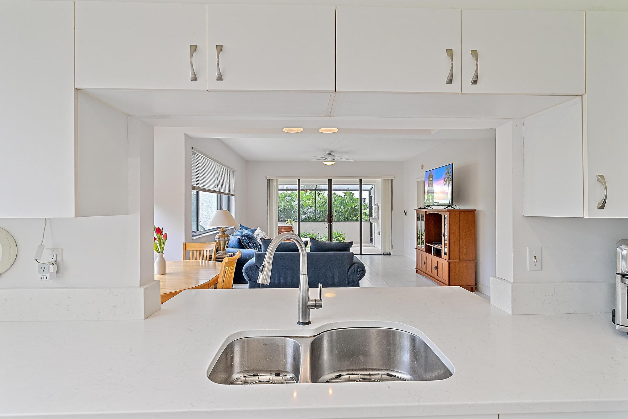 811 Oak Harbour Drive Juno Beach, FL 33408 - Photo 11 of 48 Kitchen