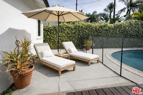 a view of outdoor space yard and patio