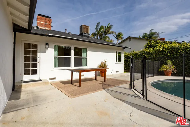 $5,000 | 14006 Runnymede Street, Van Nuys, CA 91405