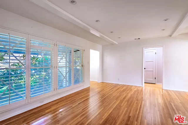 $5,000 | 14006 Runnymede Street, Van Nuys, CA 91405