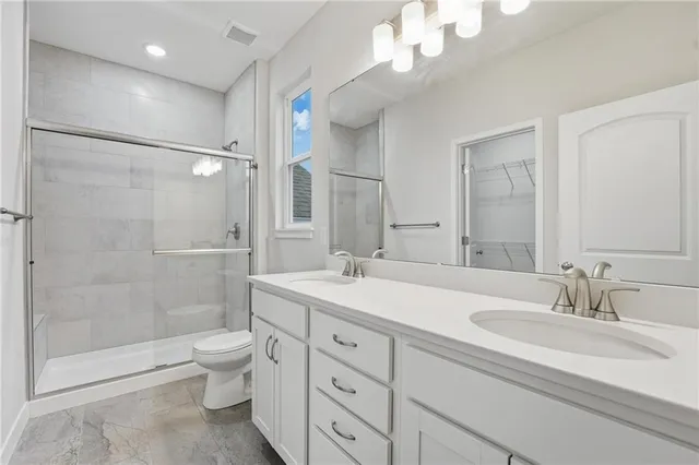 $419,900 | 409 Southwest Hawthorne Lane, Blue Springs, MO 64064