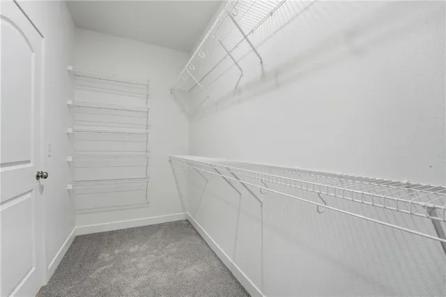 $419,900 | 409 Southwest Hawthorne Lane, Blue Springs, MO 64064