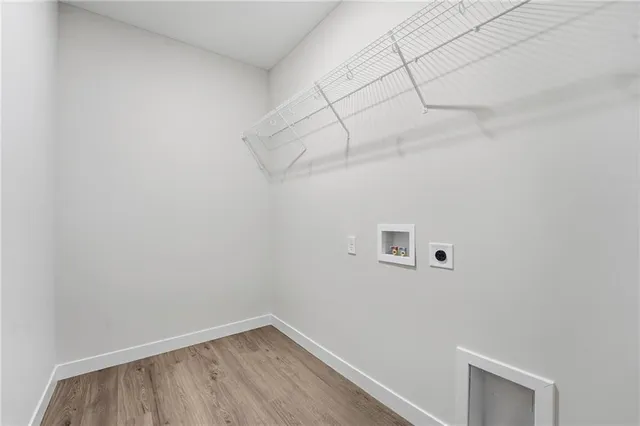 $419,900 | 409 Southwest Hawthorne Lane, Blue Springs, MO 64064