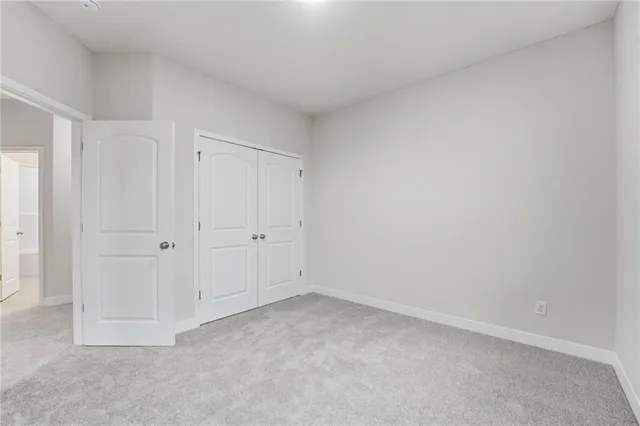 $419,900 | 409 Southwest Hawthorne Lane, Blue Springs, MO 64064