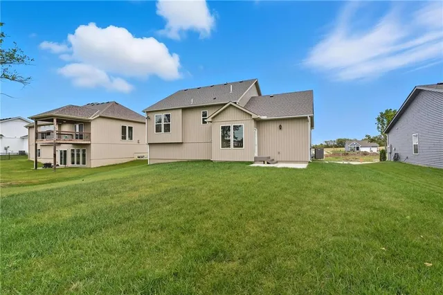 $419,900 | 409 Southwest Hawthorne Lane, Blue Springs, MO 64064