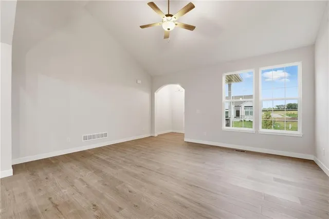 $419,900 | 409 Southwest Hawthorne Lane, Blue Springs, MO 64064