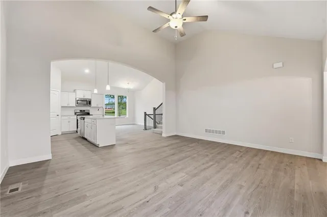 $419,900 | 409 Southwest Hawthorne Lane, Blue Springs, MO 64064