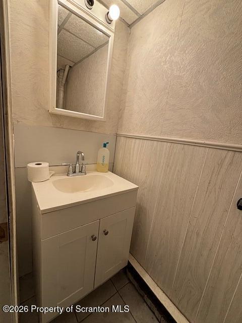 72 Spring Street Carbondale, PA 18407 - Photo 5 of 10 a utility room with dryer and washer